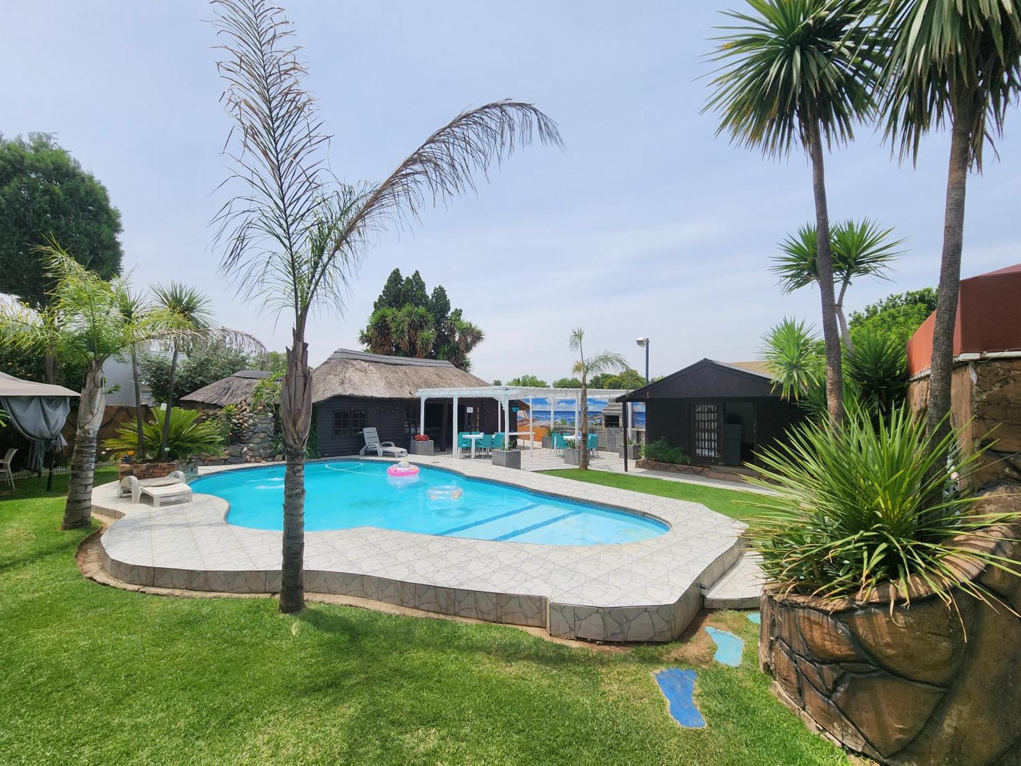 The Guesthouse Vanderbijlpark Exterior photo